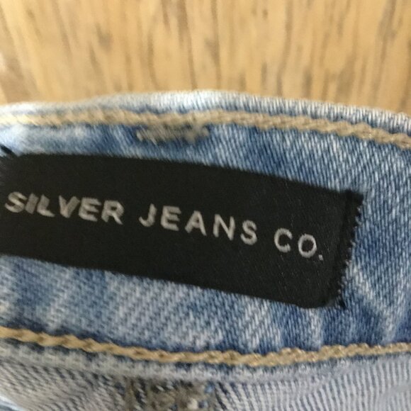 NWT Silver jean shorts 26 inch waist with 7inch inseam drawstring at waist - Picture 4 of 8